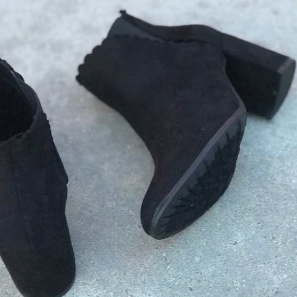 Last 2! Black Faux Suede Scalloped Heeled bootie - Picture 4 of 6